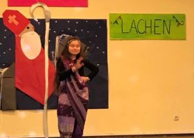 Weihnachtliche Monatsfeier am letzten Schultag vor den Ferien