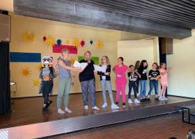 Monatsfeier in Juni