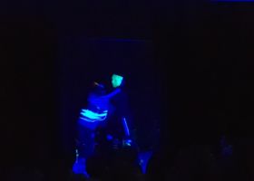 die Schwarzlicht-AG führt auf
